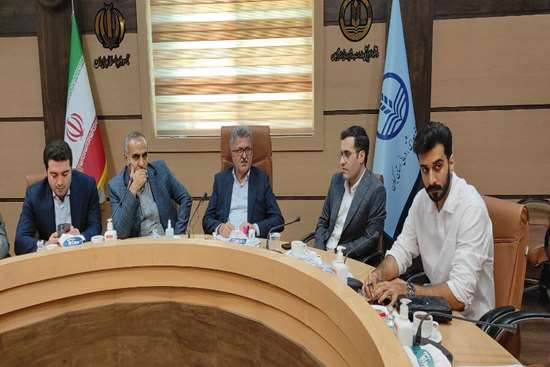 نشست صمیمی دانشجویان با رئیس دانشگاه علوم پزشکی گیلان برای شنیدن دغدغه‌ها