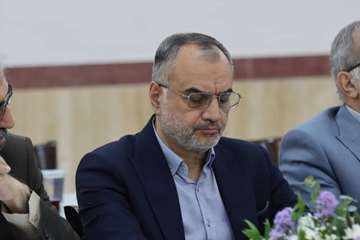 کارگرنیا رئیس شورای شهر رشت در هفتاد و هفتمین اجلاس مجمع مشورتی روسای شوراهای اسلامی مراکز استان های کشور در ارومیه : ضرورت نظارت هوشمند بر ساخت‌وسازهای غیرمجاز و صیانت ازحریم شهرها