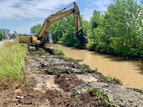 کانال بتنی لنگرود با 9100 هکتار اراضی تحت پوشش لایروبی شد